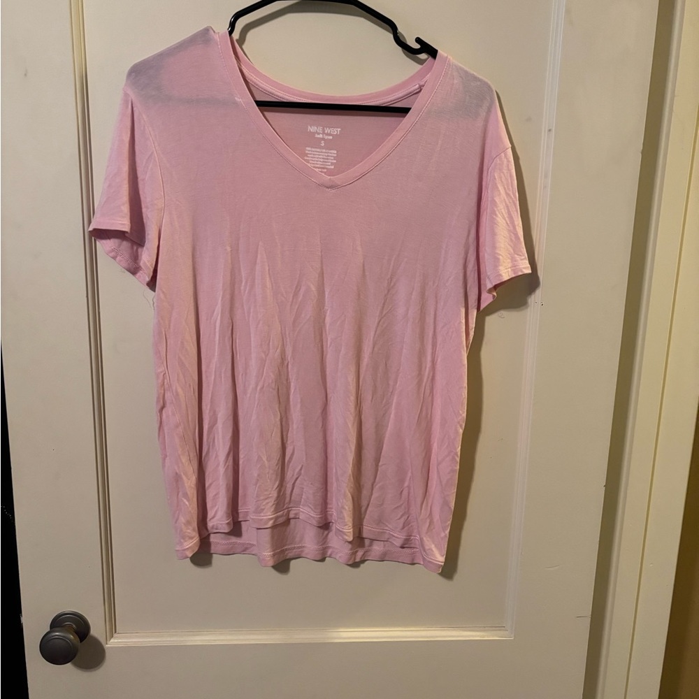 Nine West Light Pink V-Neck Short Sleeve Tee